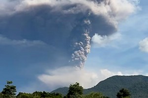 De Lewotobi is nog steeds niet getemd!