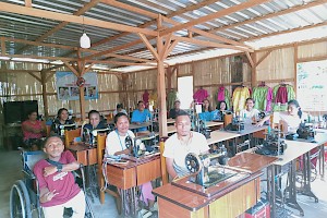 De eerste naailessen.